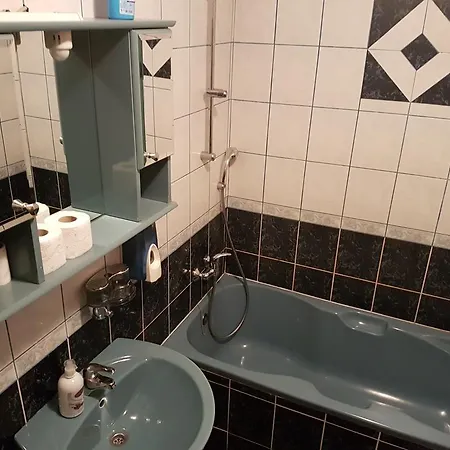 Center Lakóépület *