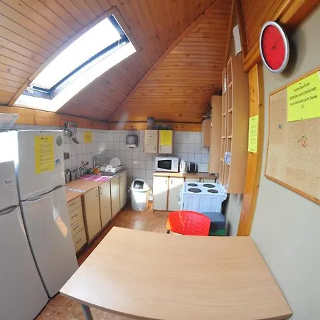 Lakóépület Center *